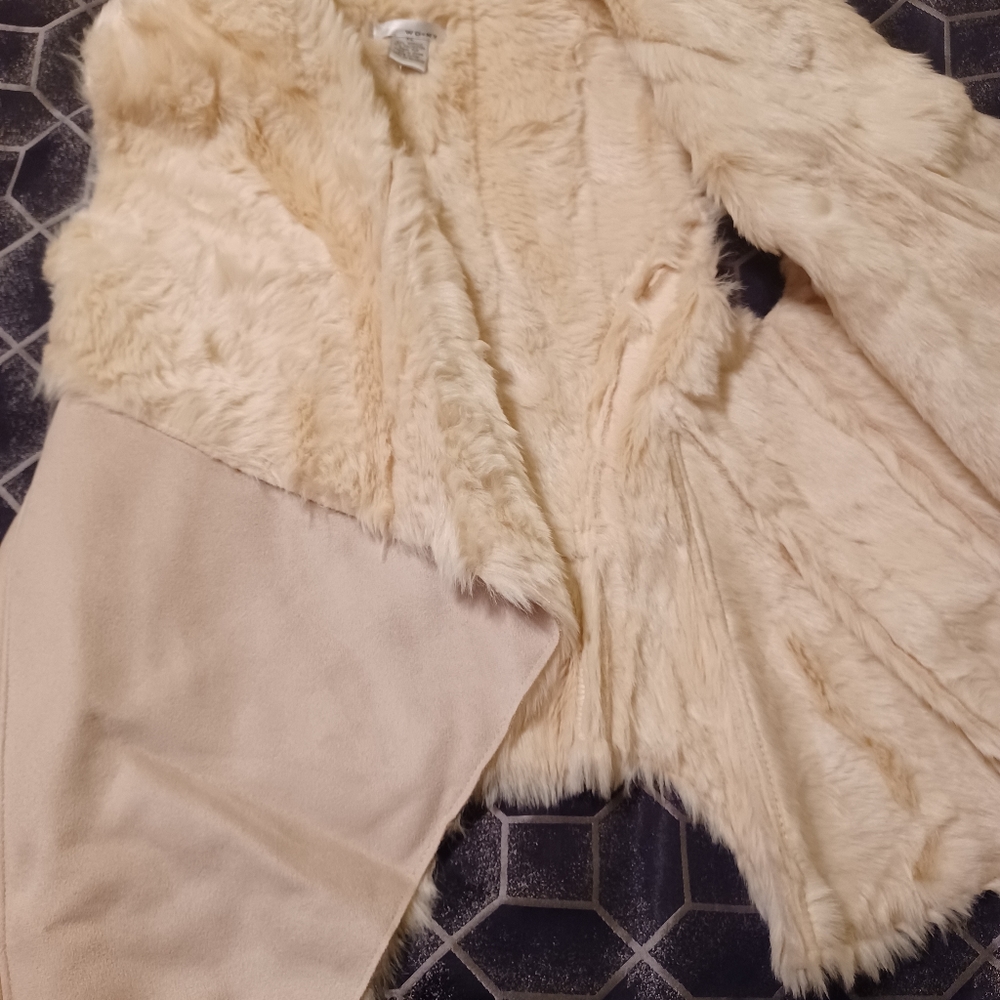 Vest - Picture 8 of 8